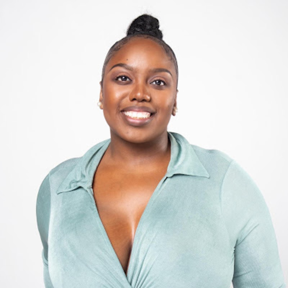 Meet your Posher, Valeria